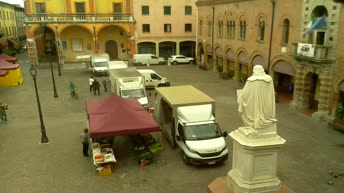 Cento - Piazza del Guercino